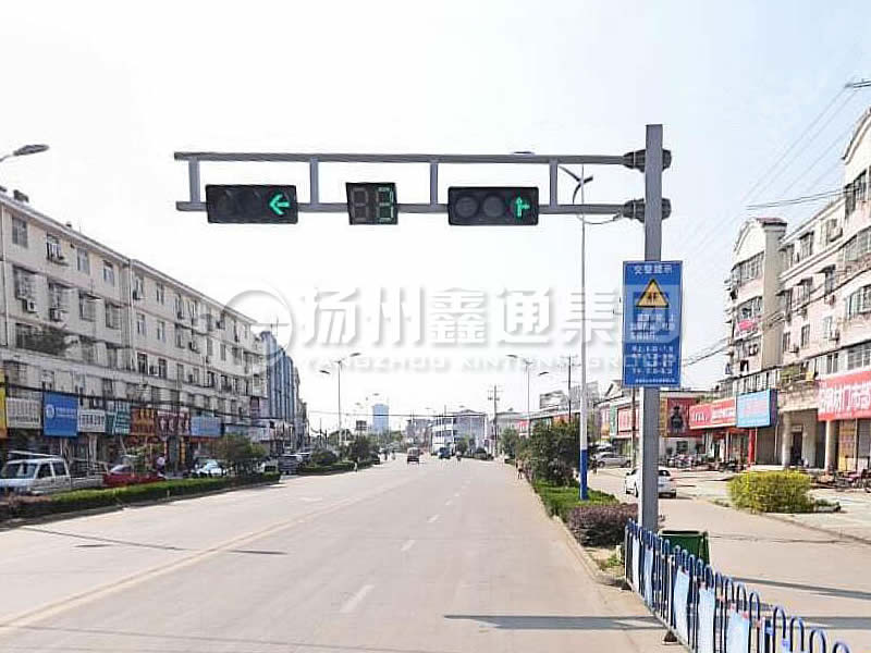 XHDG-057，F(xiàn)型方管信號(hào)燈桿